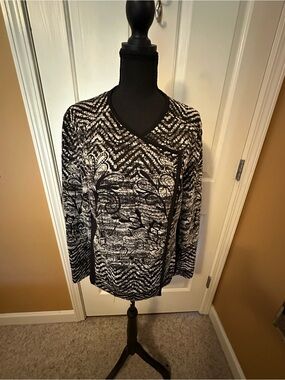 Black & White Printed Bomber Jacket  style sweater for Women